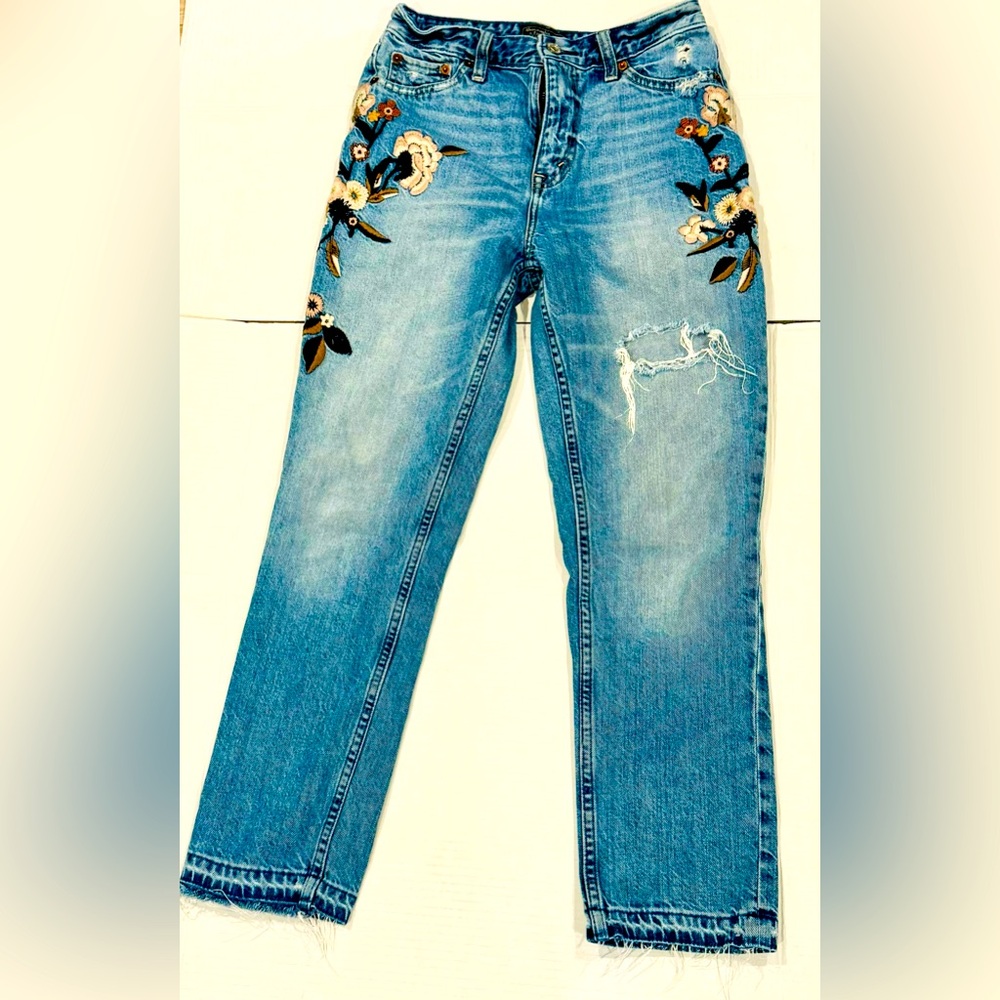 Abercrombie & Fitch High Rise girlfriend Jeans - Size 25/0 R